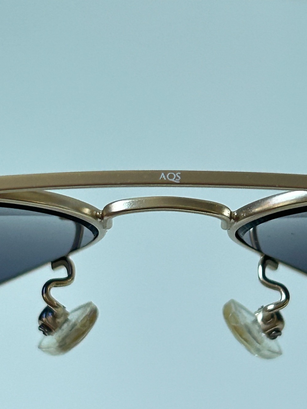 AQS Mirrored Aviator Sunglasses in Gold Finish - Picture 2 of 10